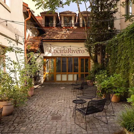 Romantic Old Town Апартаменты